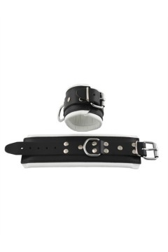Wrist Restraints / Mister B Leather wrist restraints, color padding
